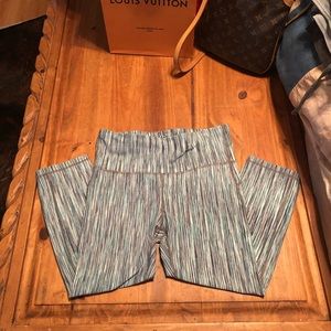 GapFit Space Dye Capri Workout Leggings